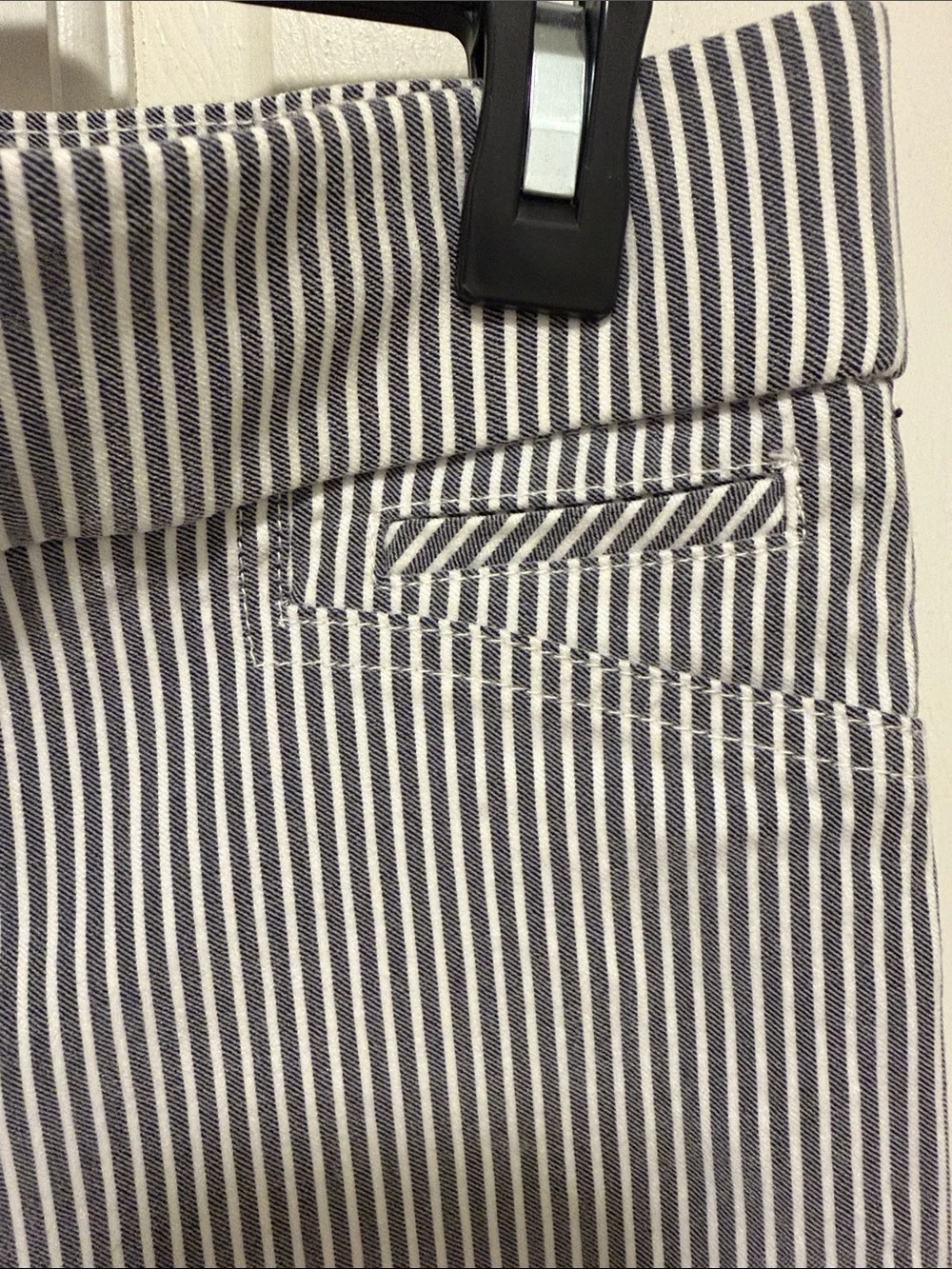 Anne Klein Black and White Striped stretch Pants - Size 4
